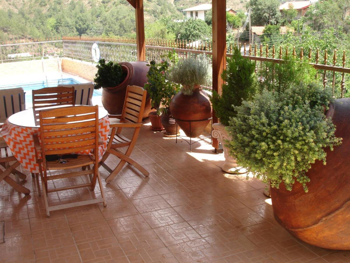 The Love Holiday House Tris Elies Bagian luar foto