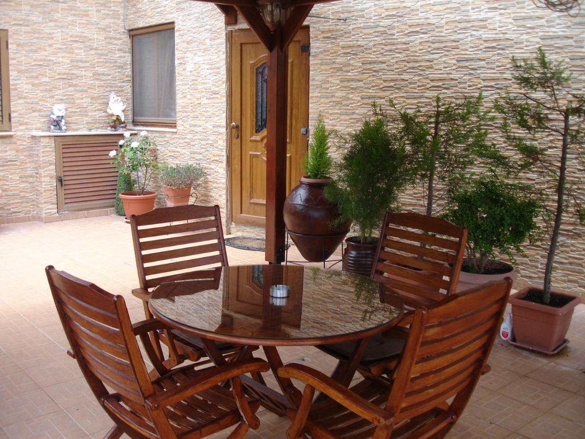 The Love Holiday House Tris Elies Bagian luar foto