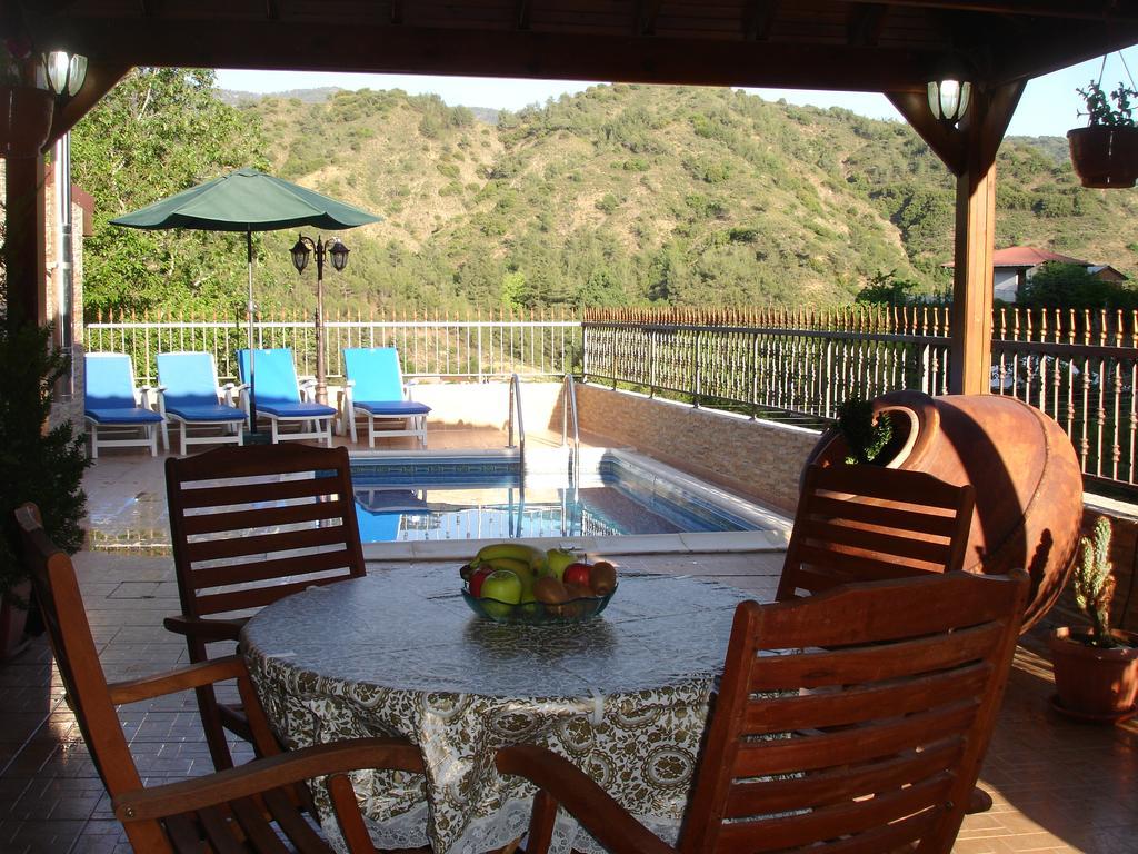 The Love Holiday House Tris Elies Bagian luar foto