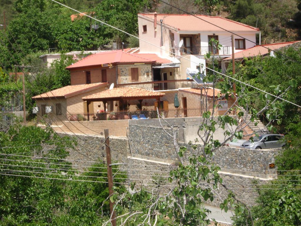 The Love Holiday House Tris Elies Bagian luar foto