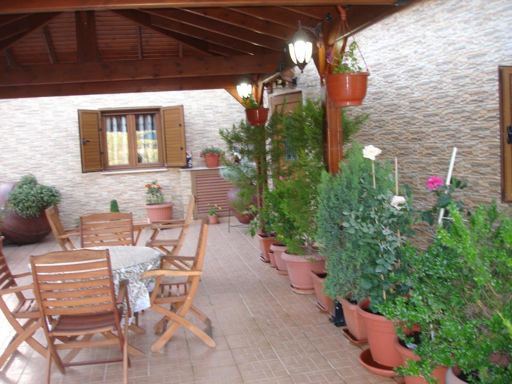 The Love Holiday House Tris Elies Bagian luar foto