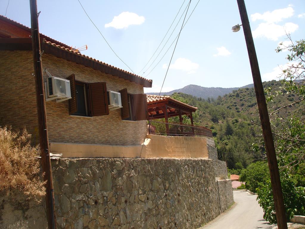 The Love Holiday House Tris Elies Bagian luar foto
