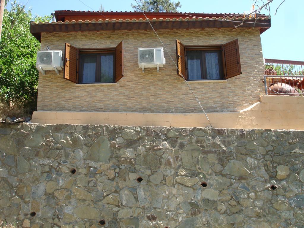 The Love Holiday House Tris Elies Bagian luar foto