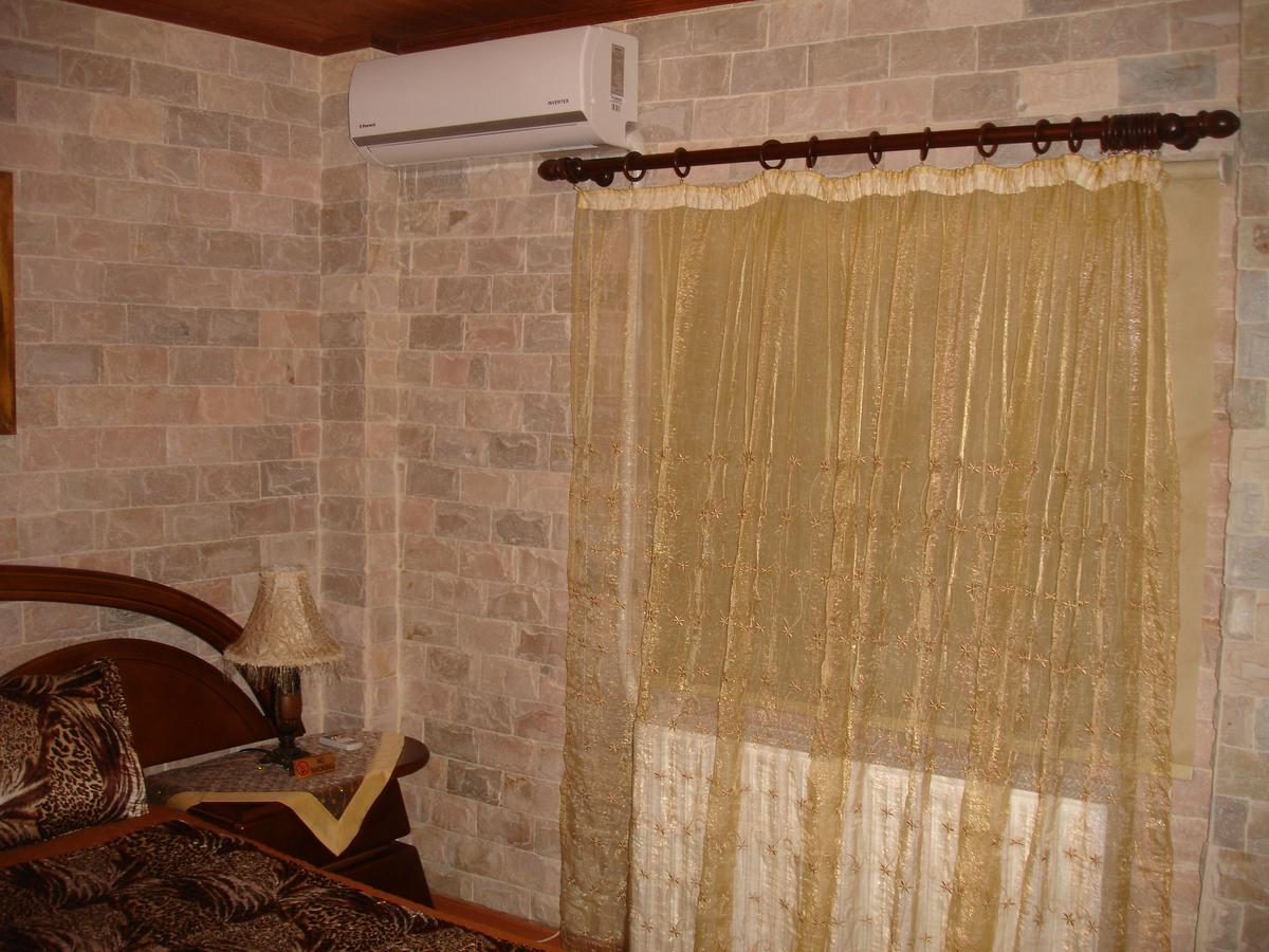 The Love Holiday House Tris Elies Bagian luar foto