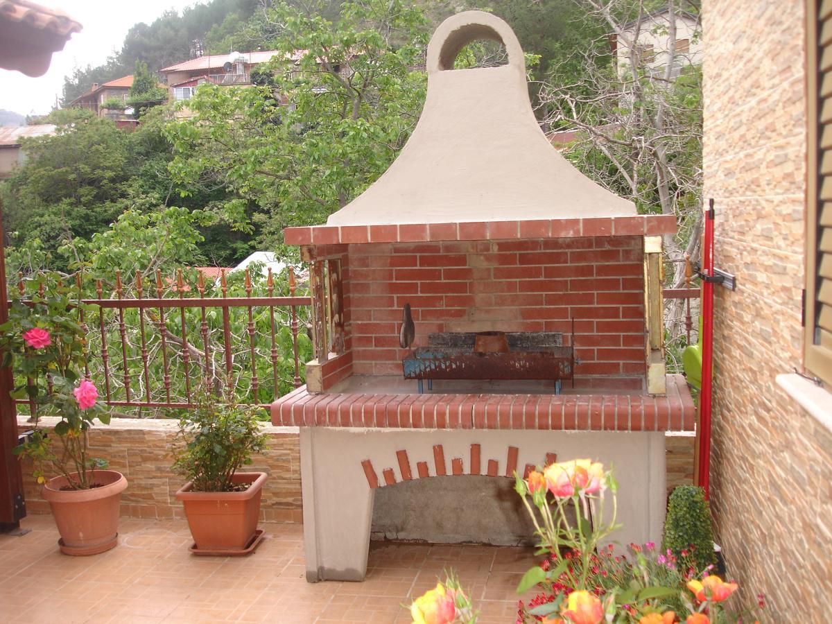 The Love Holiday House Tris Elies Bagian luar foto