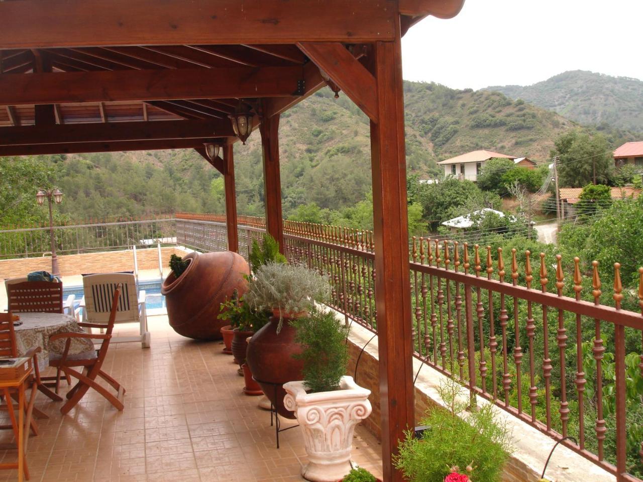 The Love Holiday House Tris Elies Bagian luar foto